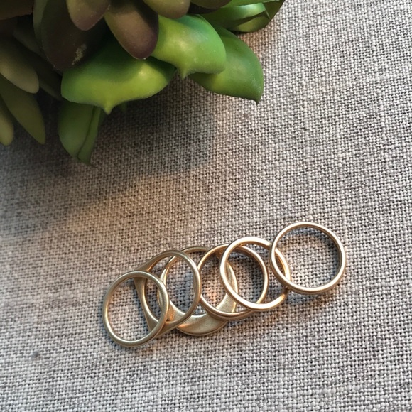 Amazing 6 Ring Hammered Geometric Set!! - Picture 4 of 7